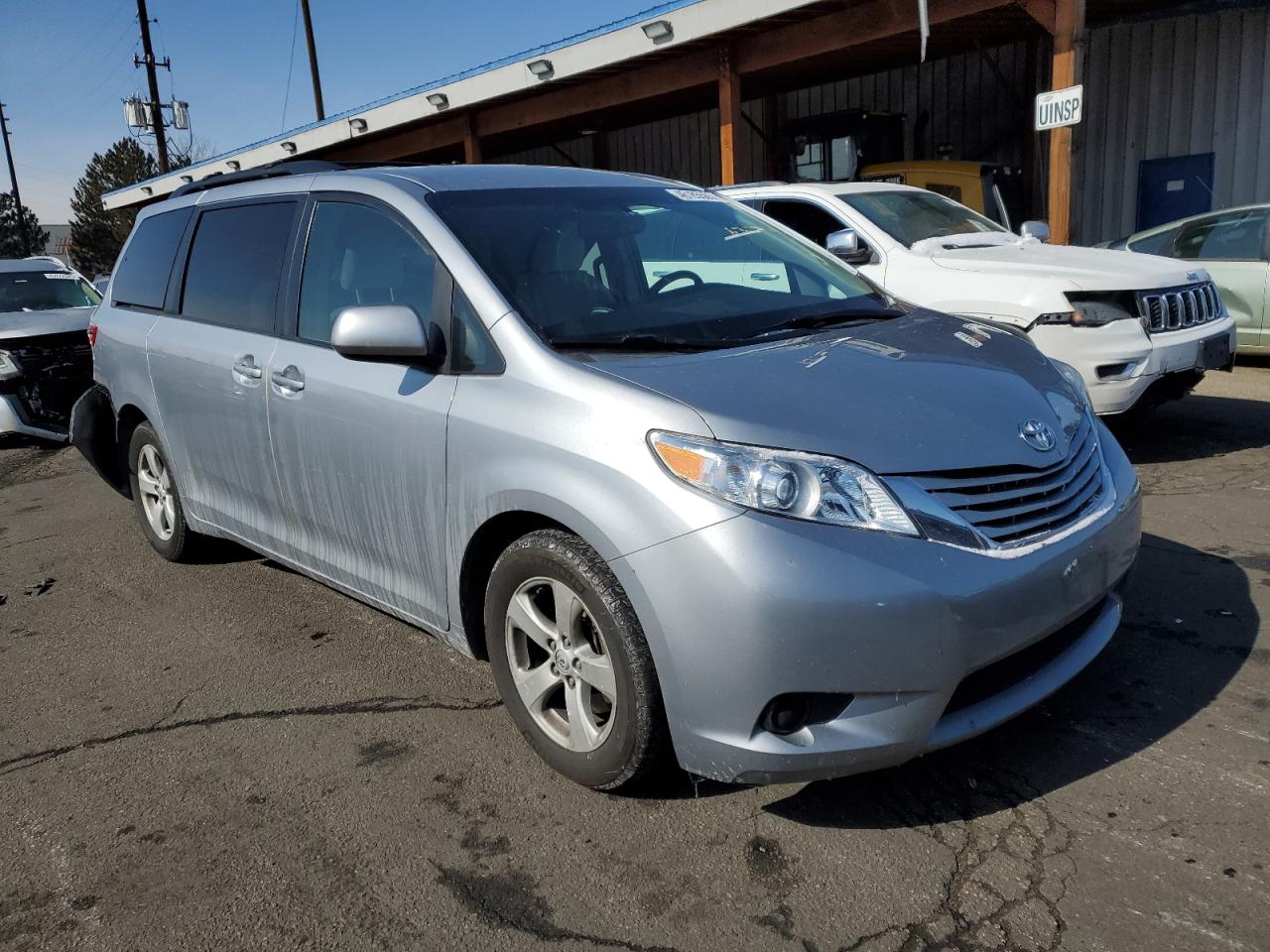 2015 Toyota Sienna - Image 4