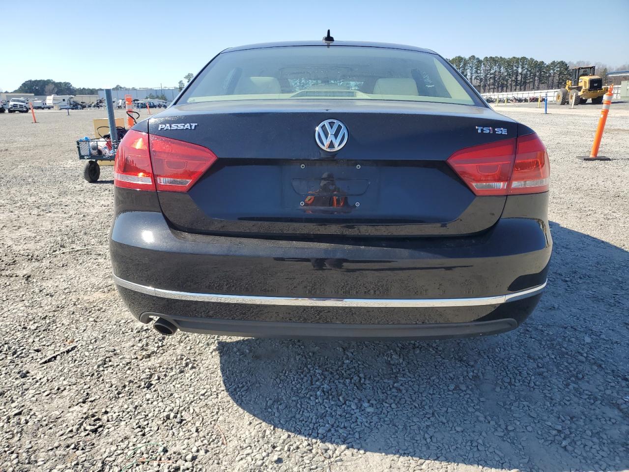 2015 Volkswagen Passat - Image 6