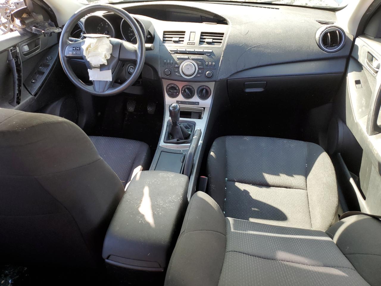 2010 Mazda 3 - Image 8