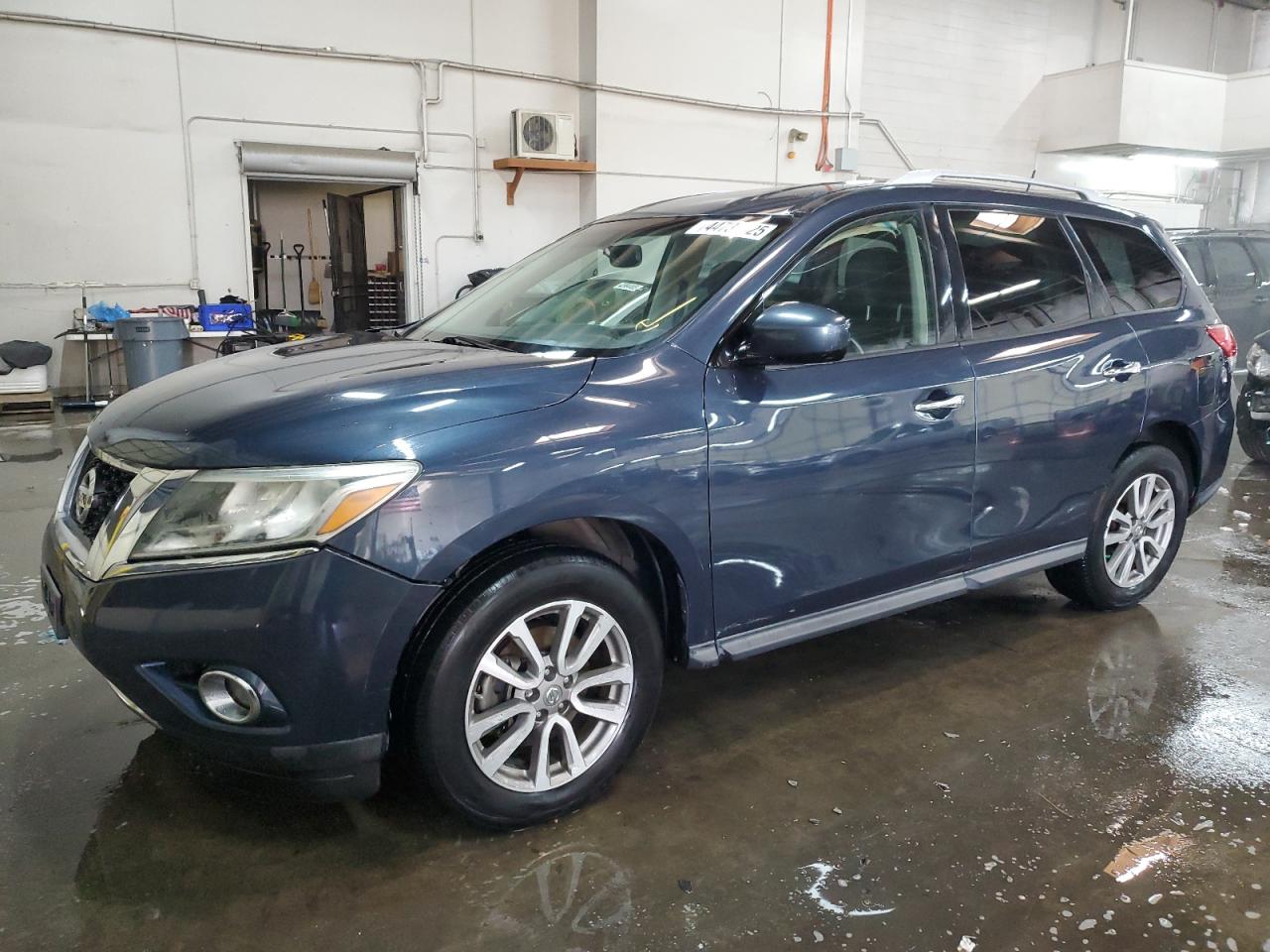 2015 Nissan Pathfinder - Image 1
