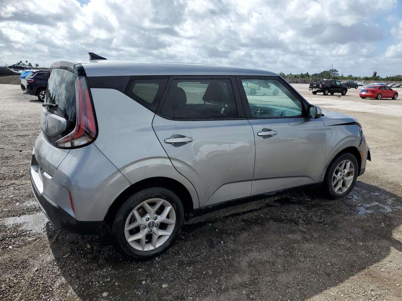 2023 Kia Soul - Image 3