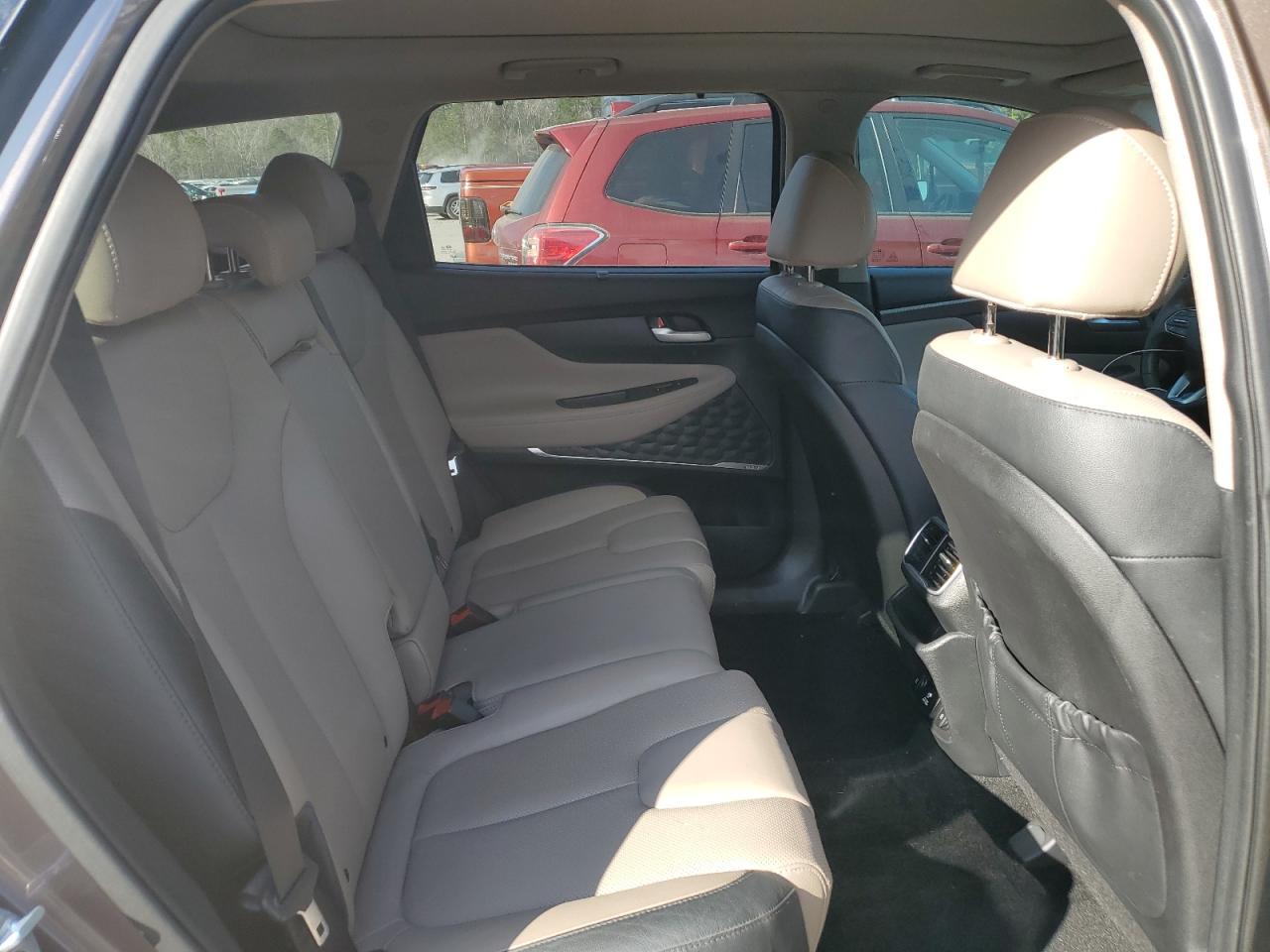 2020 Hyundai Santa Fe - Image 11