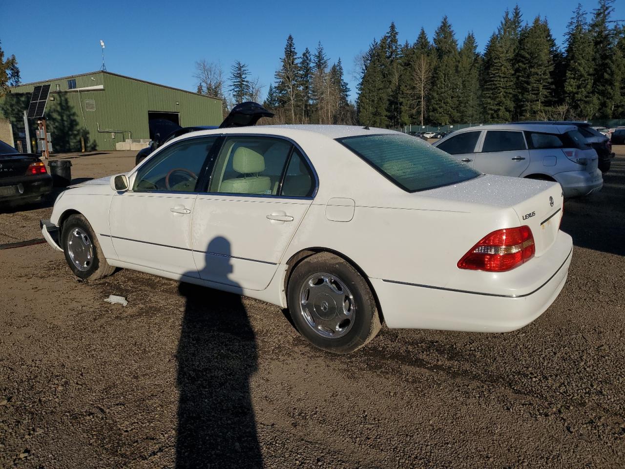 2001 Lexus LS - Image 2