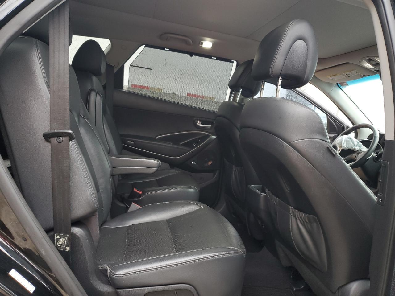 2017 Hyundai Santa Fe - Image 11
