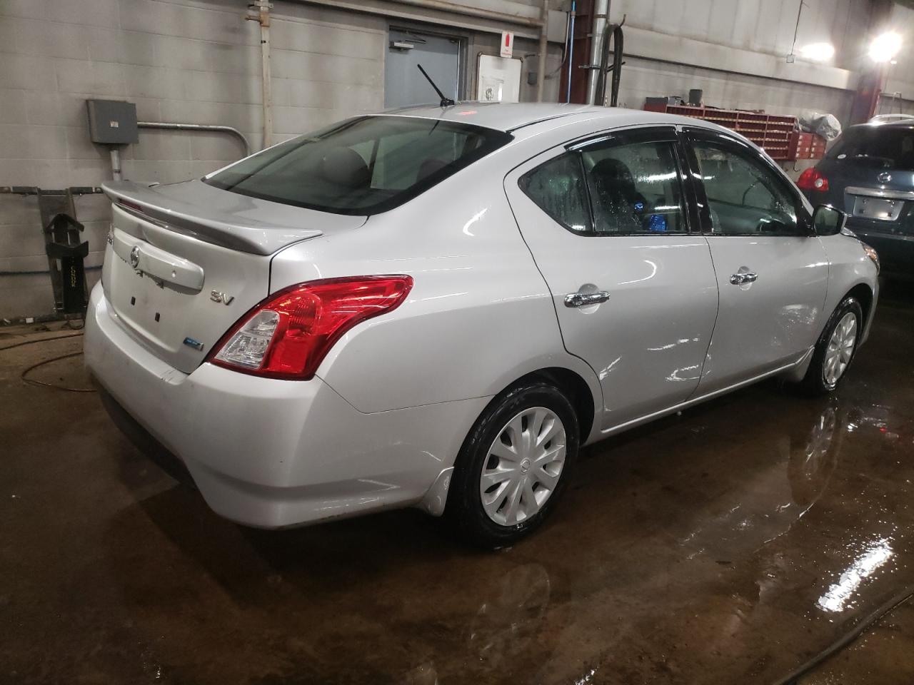 2015 Nissan Versa - Image 3