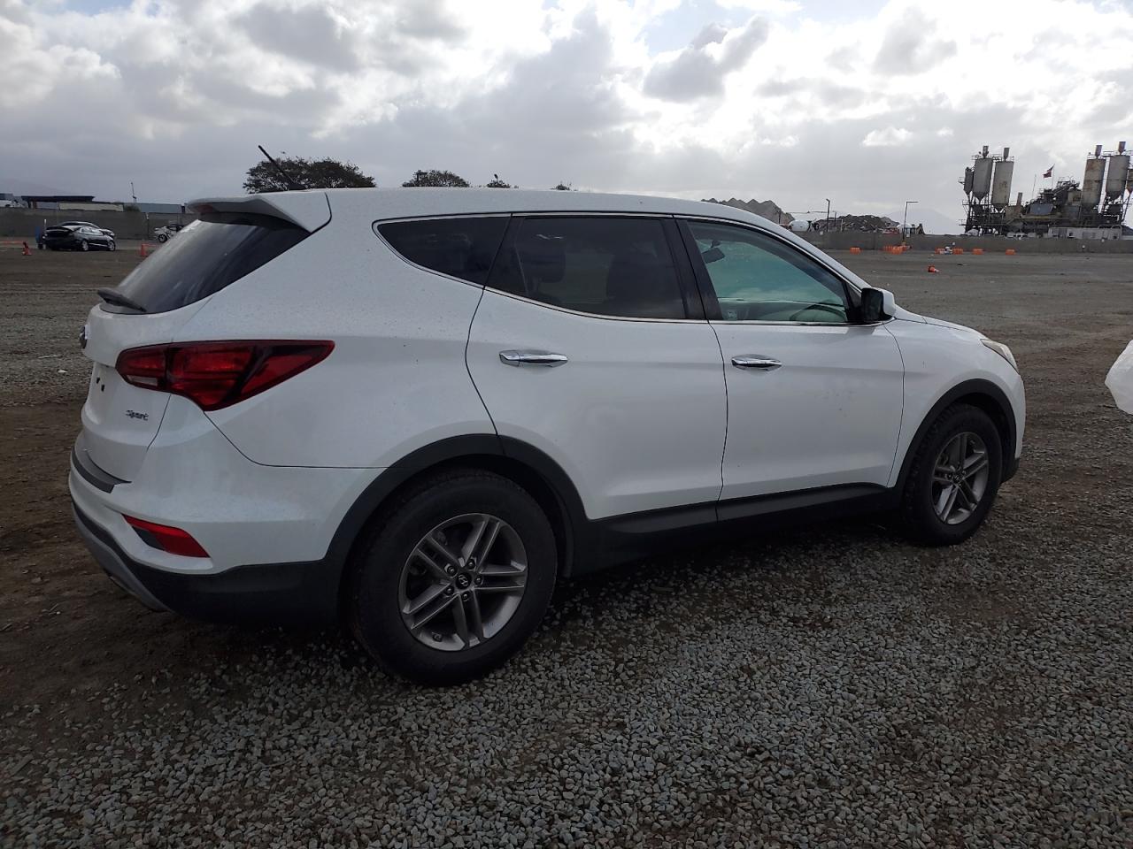 2018 Hyundai Santa Fe - Image 3