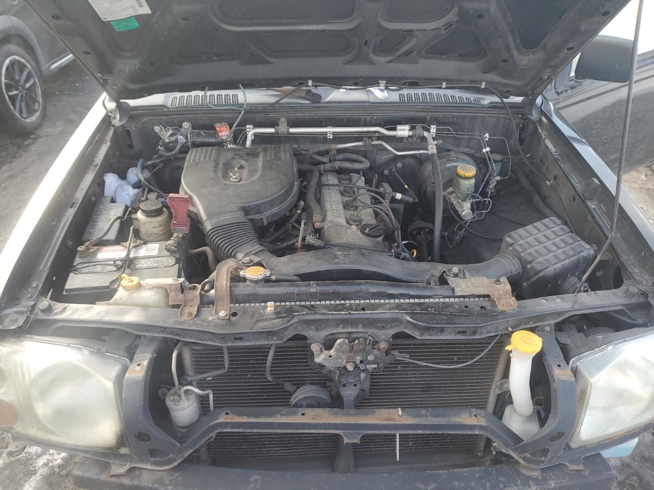 2002 Nissan Navara (Frontier) - Image 11