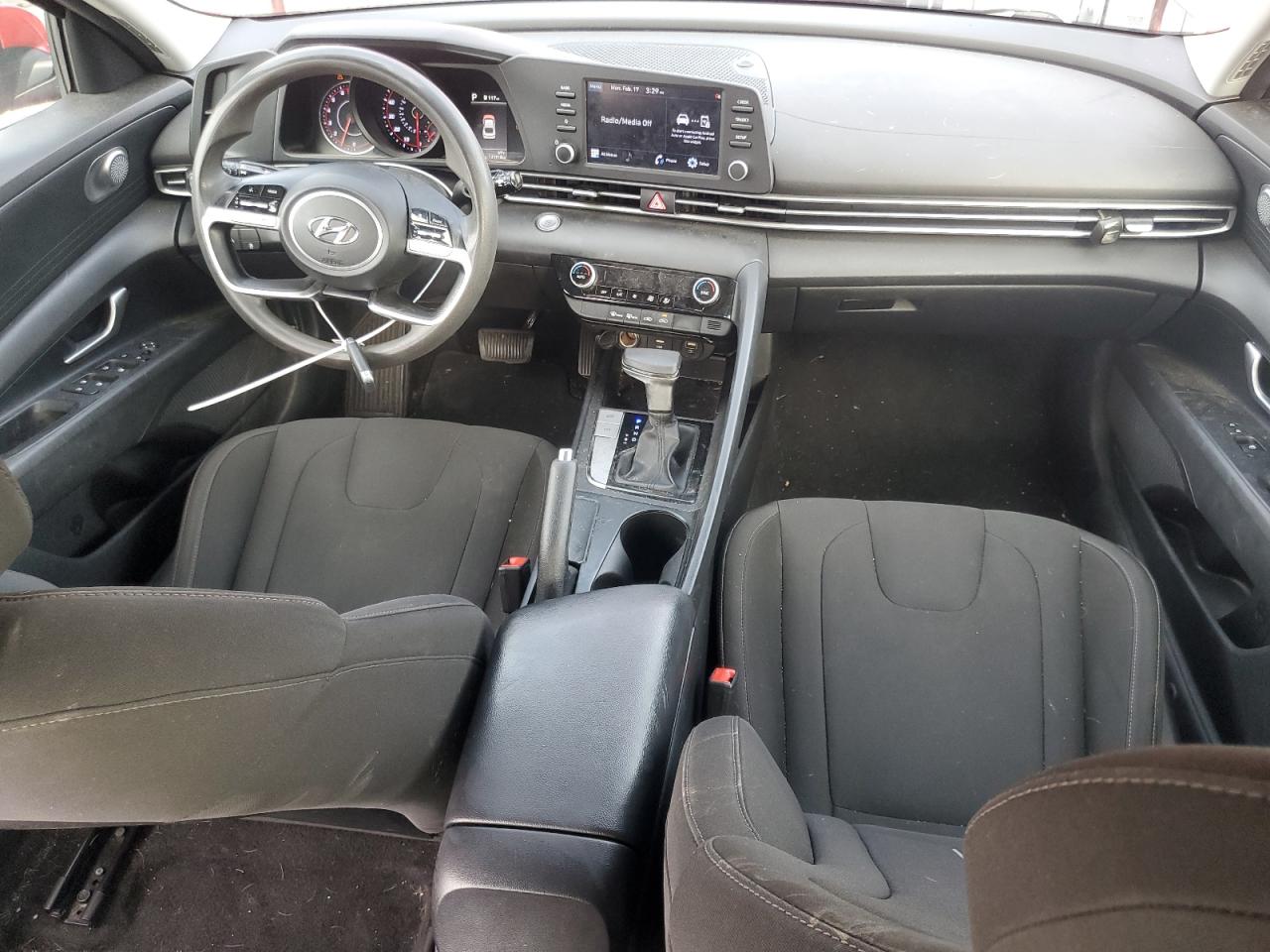 2021 Hyundai Elantra - Image 8