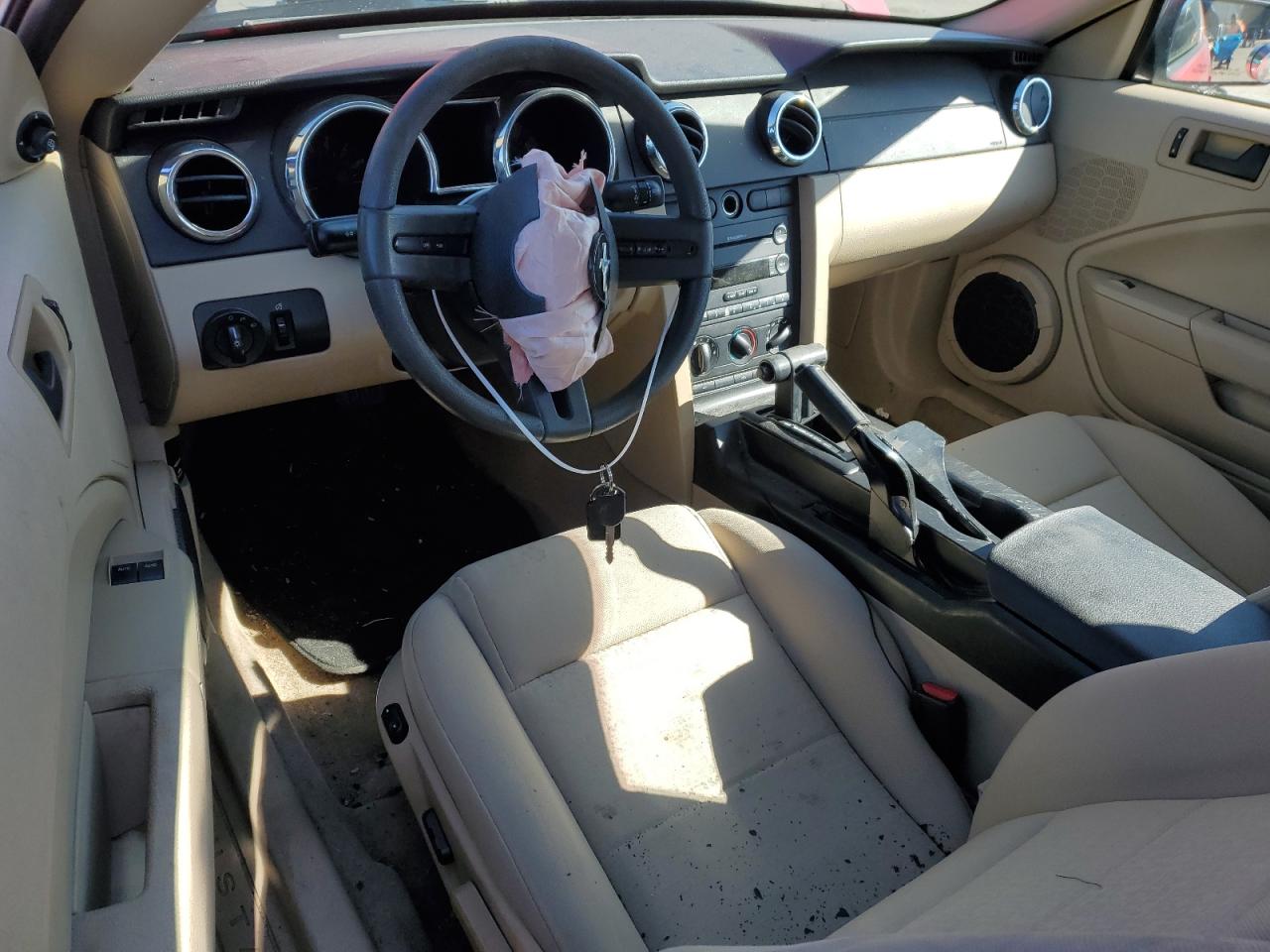 2005 Ford Mustang - Image 8