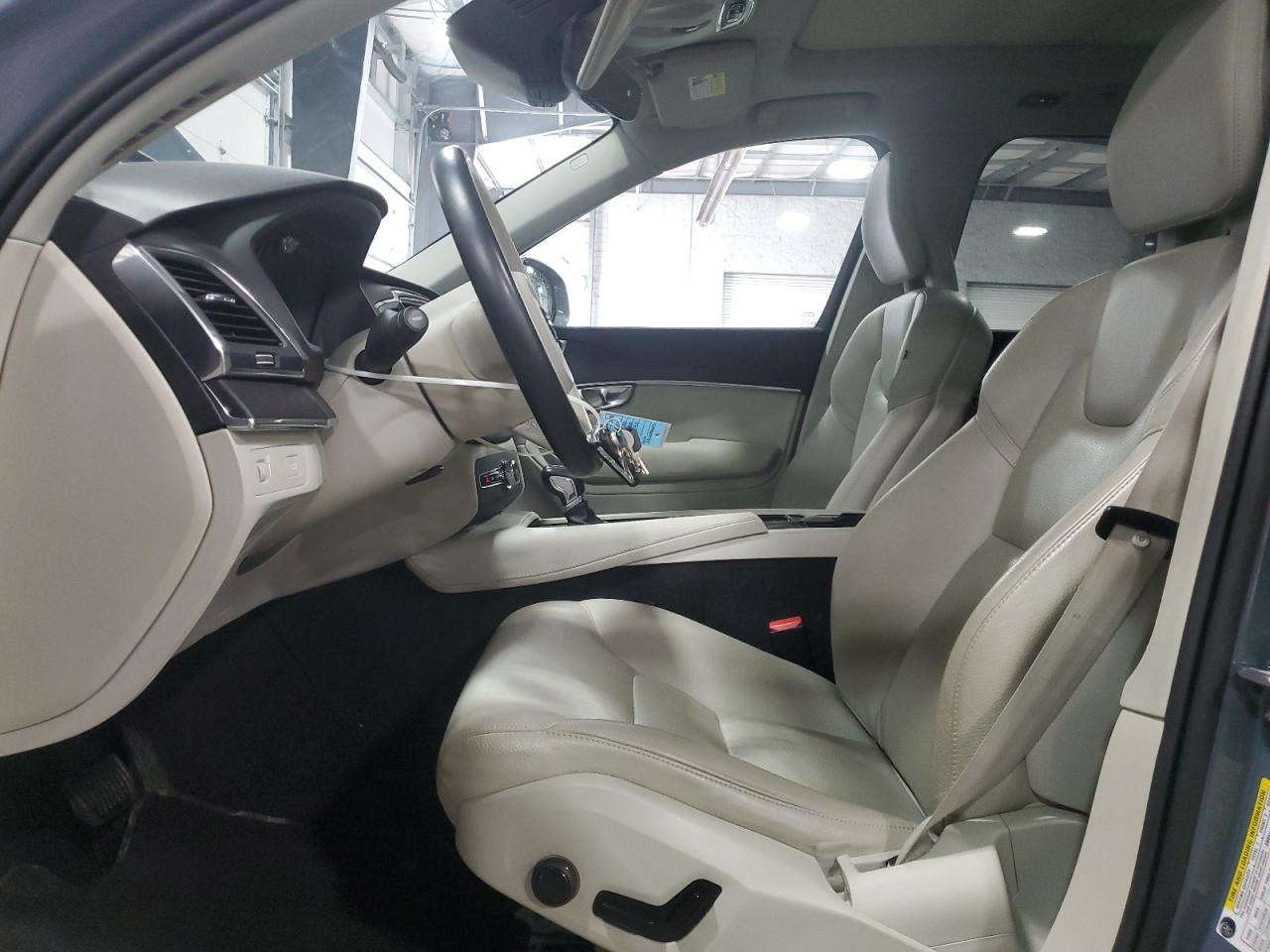 2020 Volvo XC90 - Image 7