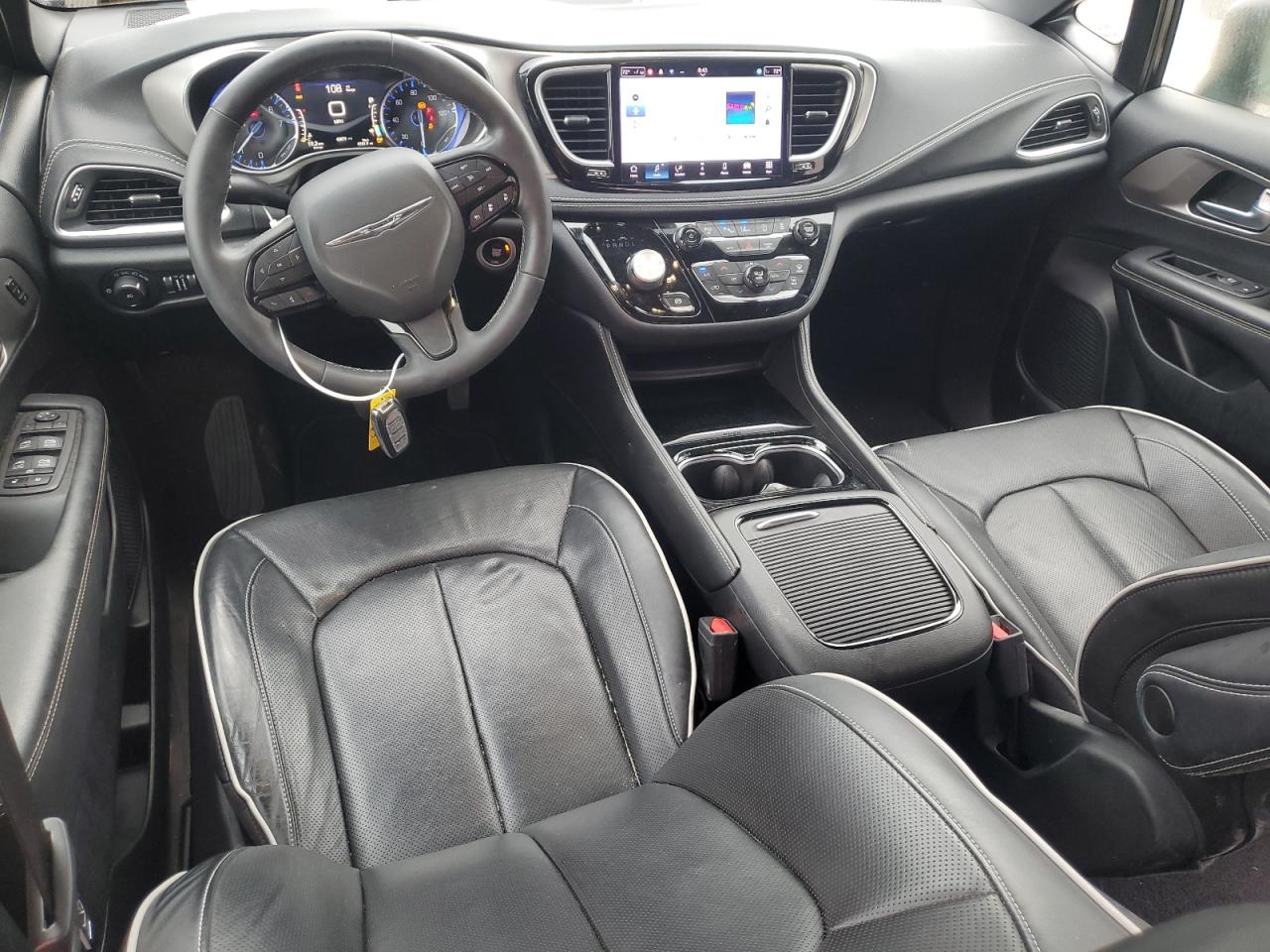 2022 Chrysler Pacifica - Image 8