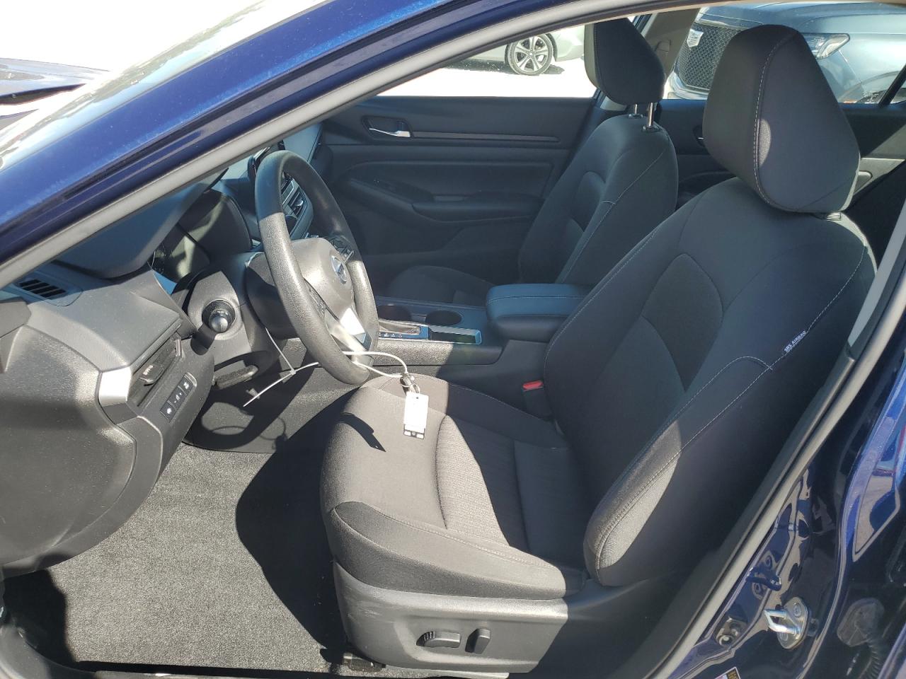 2021 Nissan Altima - Image 7