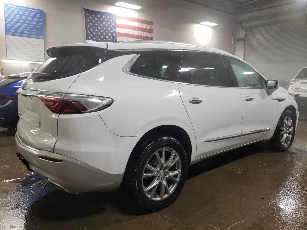 2022 Buick Enclave - Image 3