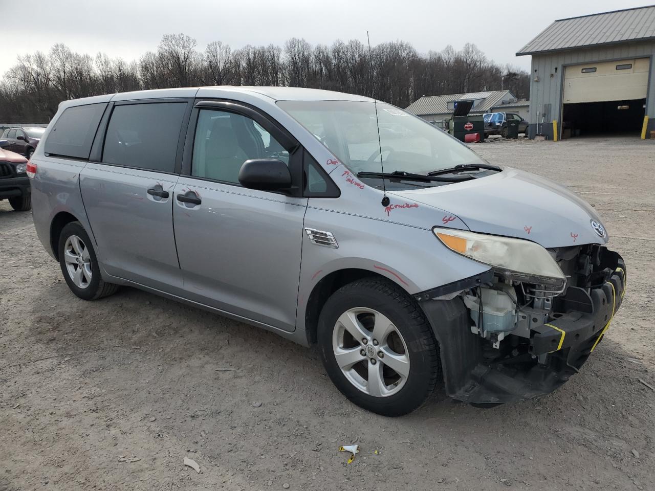 2012 Toyota Sienna - Image 4