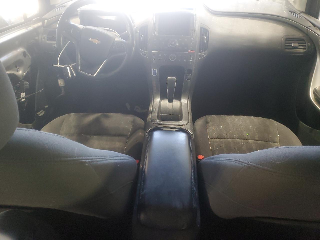 2015 Chevrolet Volt - Image 8