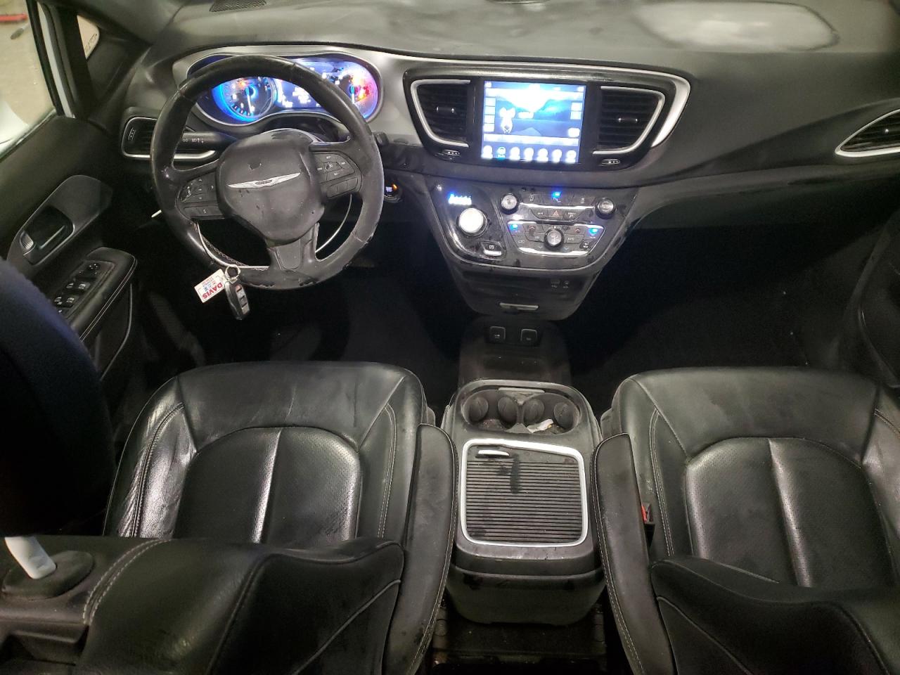 2019 Chrysler Pacifica - Image 8