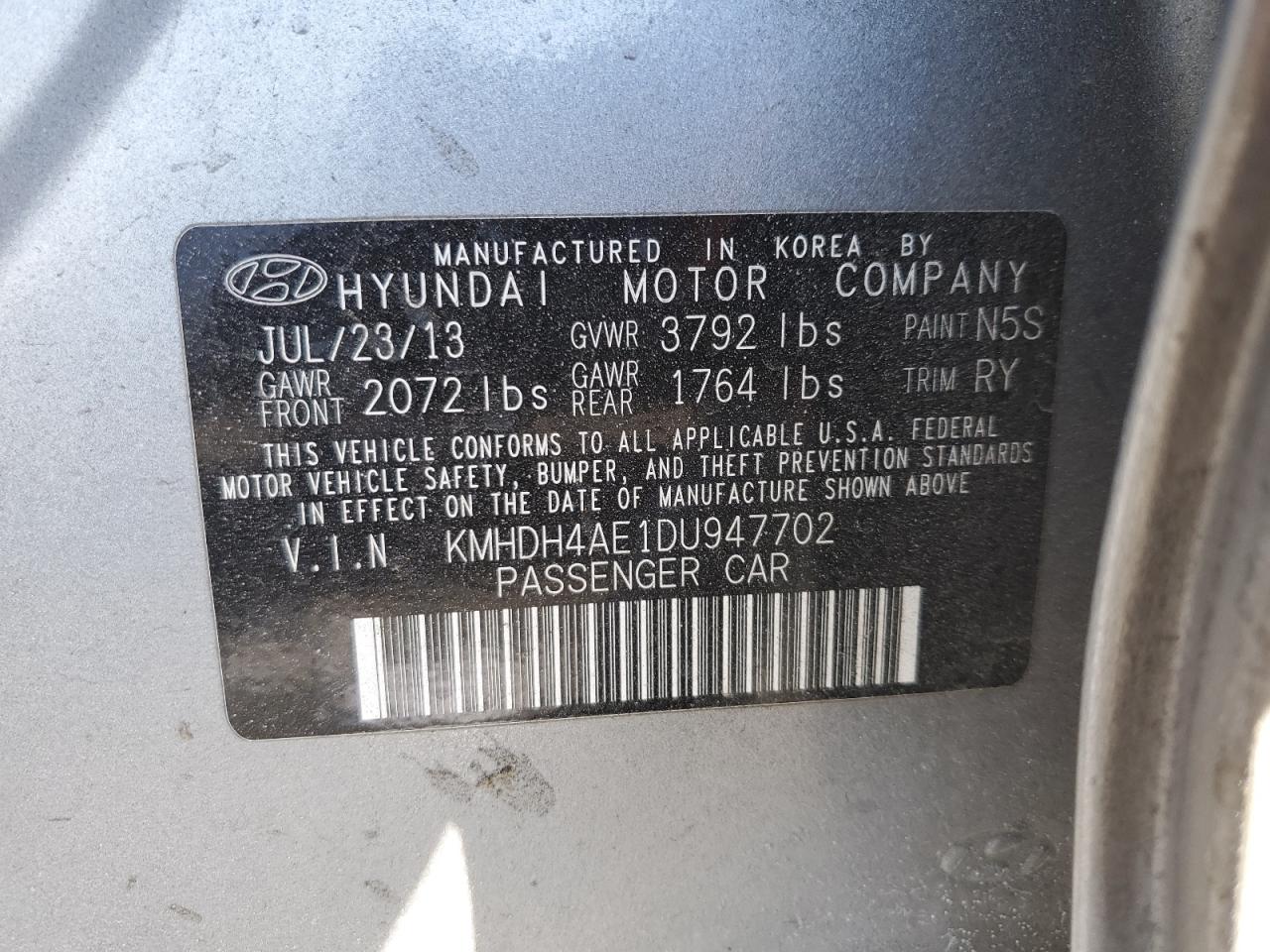 2013 Hyundai Elantra - Image 13