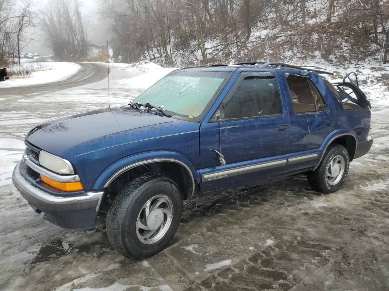 2001 Chevrolet Blazer - Image 1