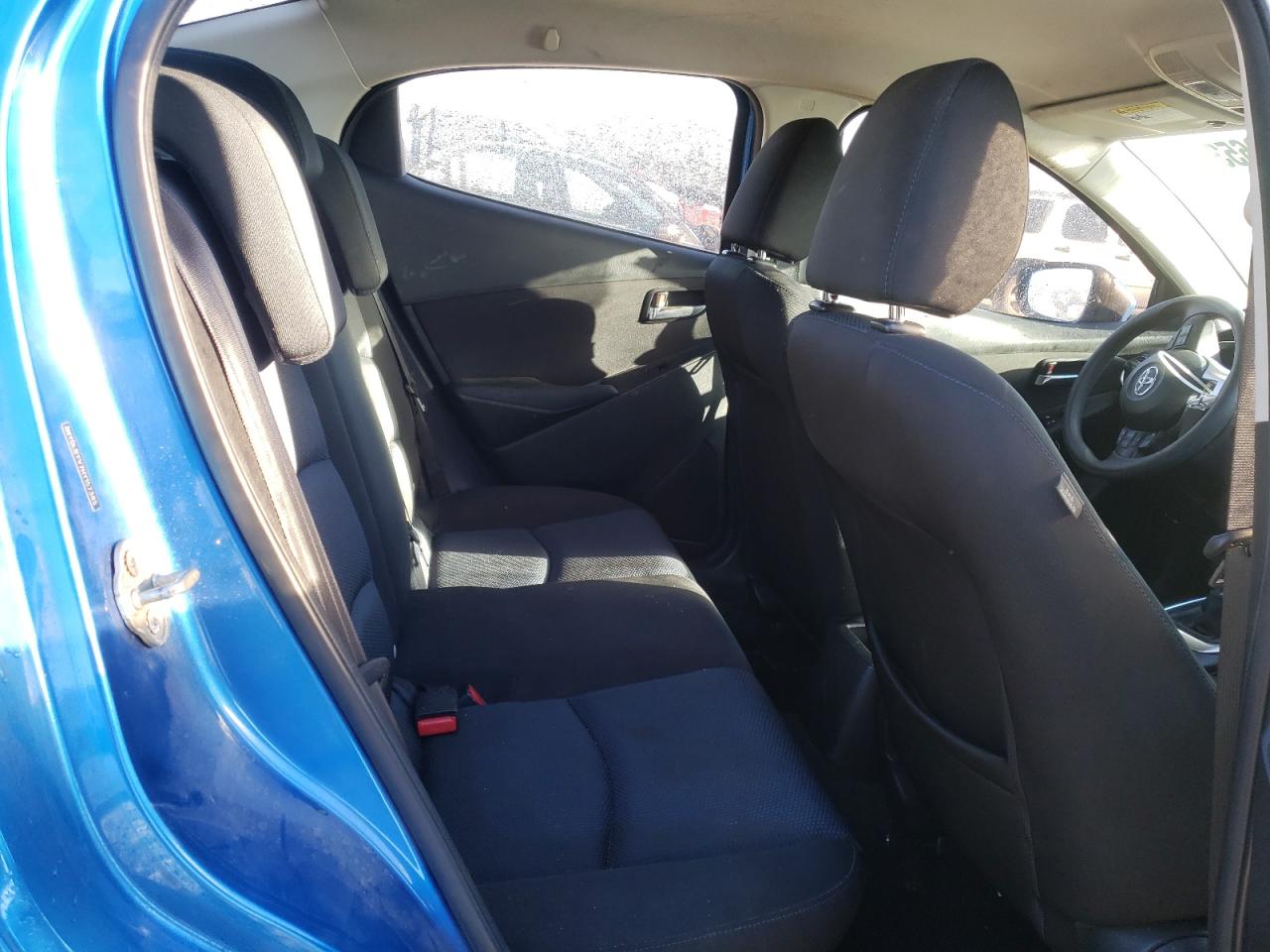 2017 Toyota Yaris - Image 10