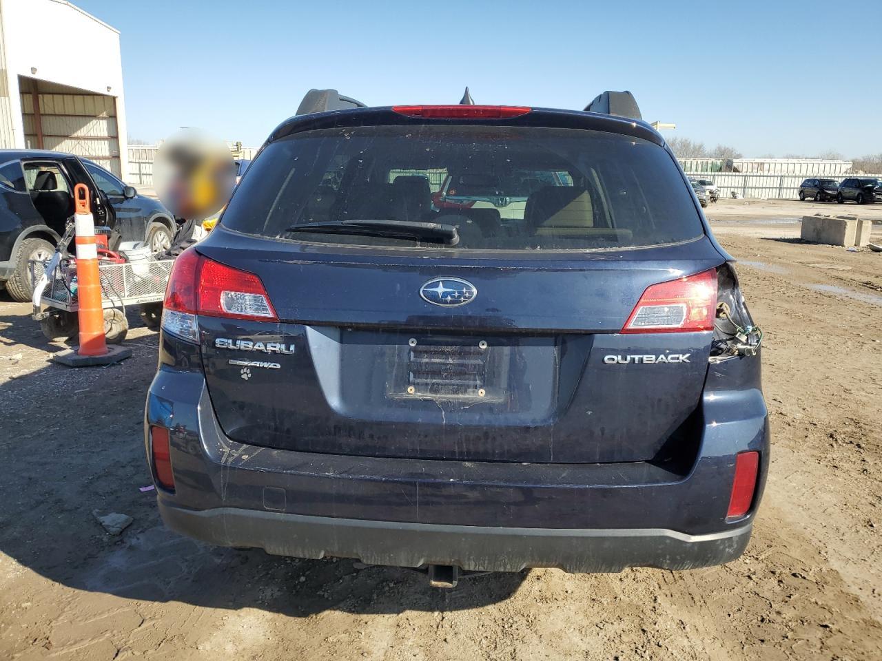 2014 Subaru Outback - Image 6