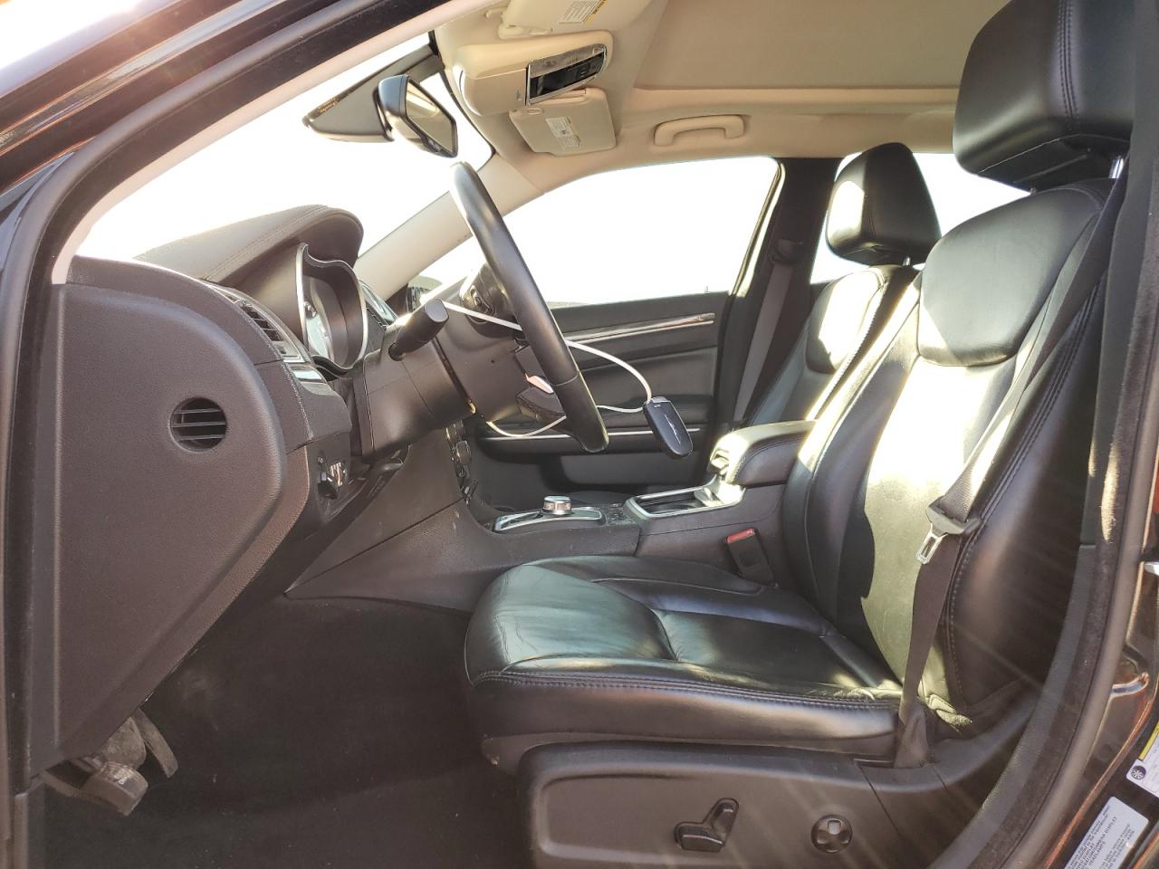 2016 Chrysler 300 - Image 7