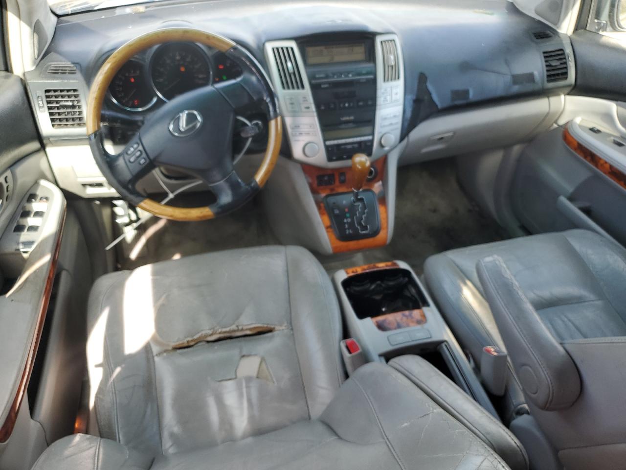 2005 Lexus RX - Image 8