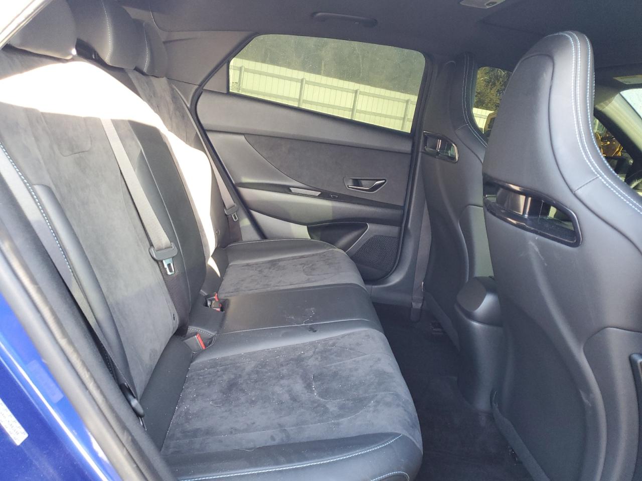 2022 Hyundai Elantra - Image 11