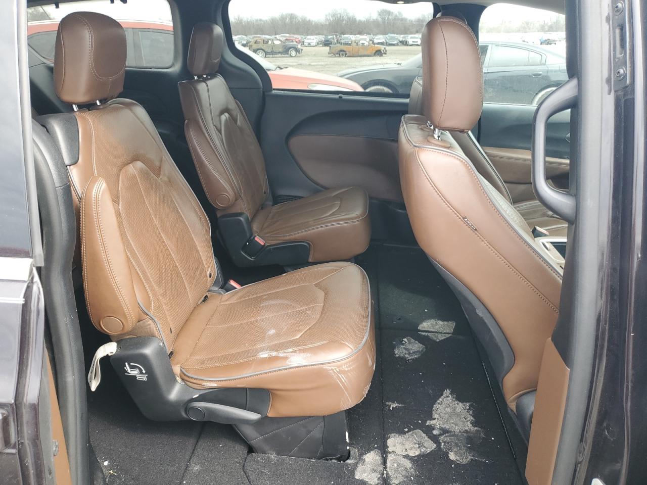 2019 Chrysler Pacifica - Image 11