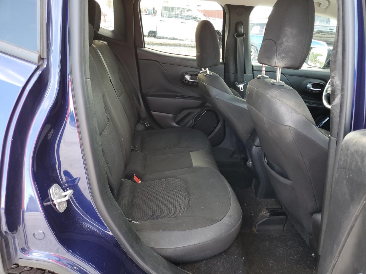 2018 Jeep Renegade - Image 10