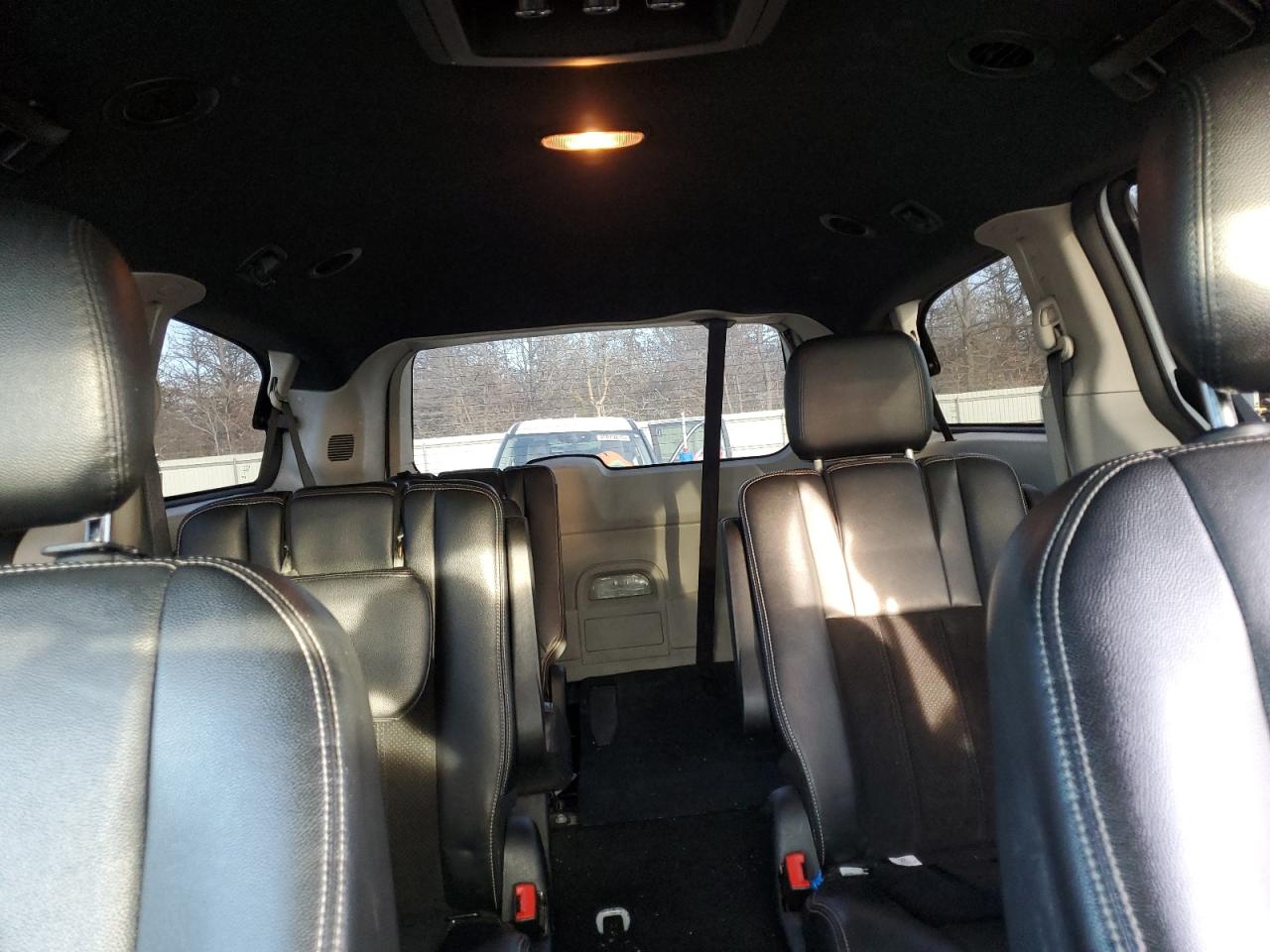 2017 Dodge Caravan - Image 10