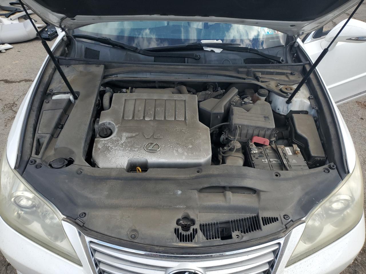 2012 Lexus ES - Image 11
