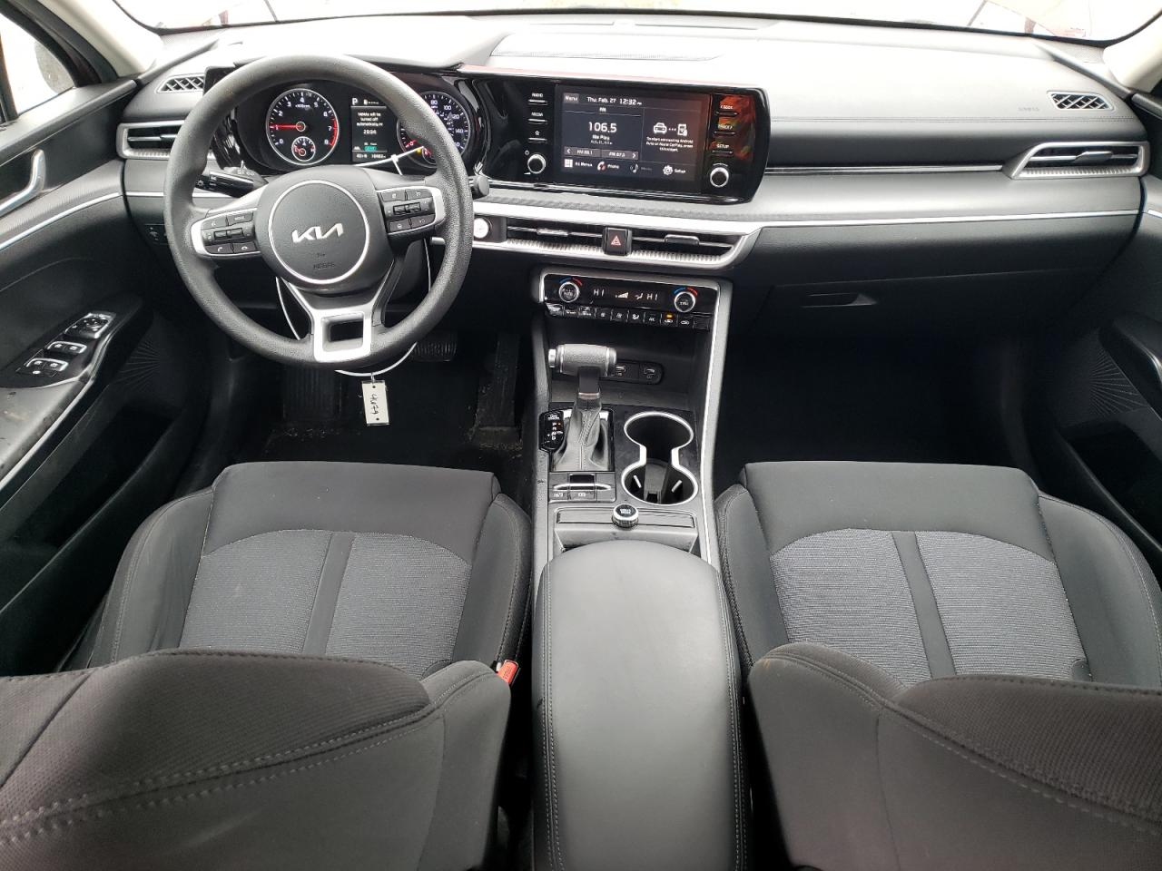 2023 Kia K5 - Image 8