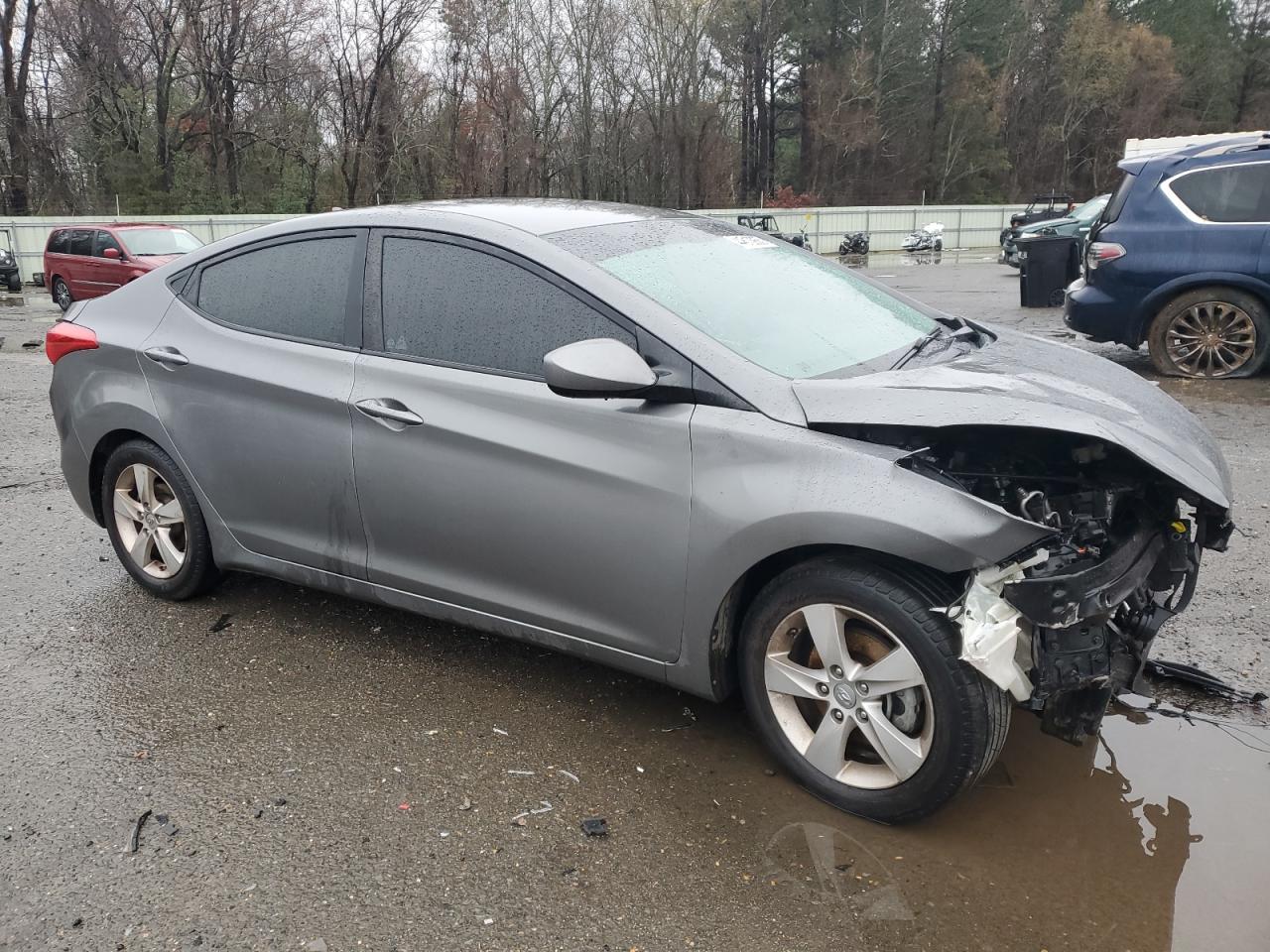 2013 Hyundai Elantra - Image 4