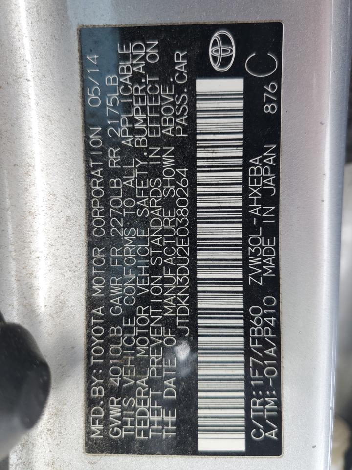 2014 Toyota Prius - Image 12