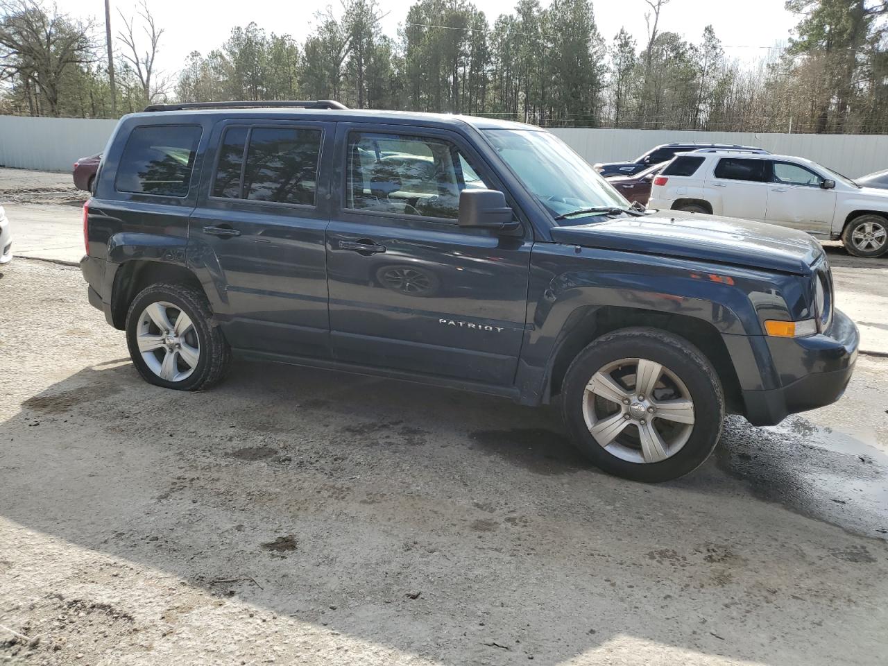 2014 Jeep Liberty (Patriot) - Image 4