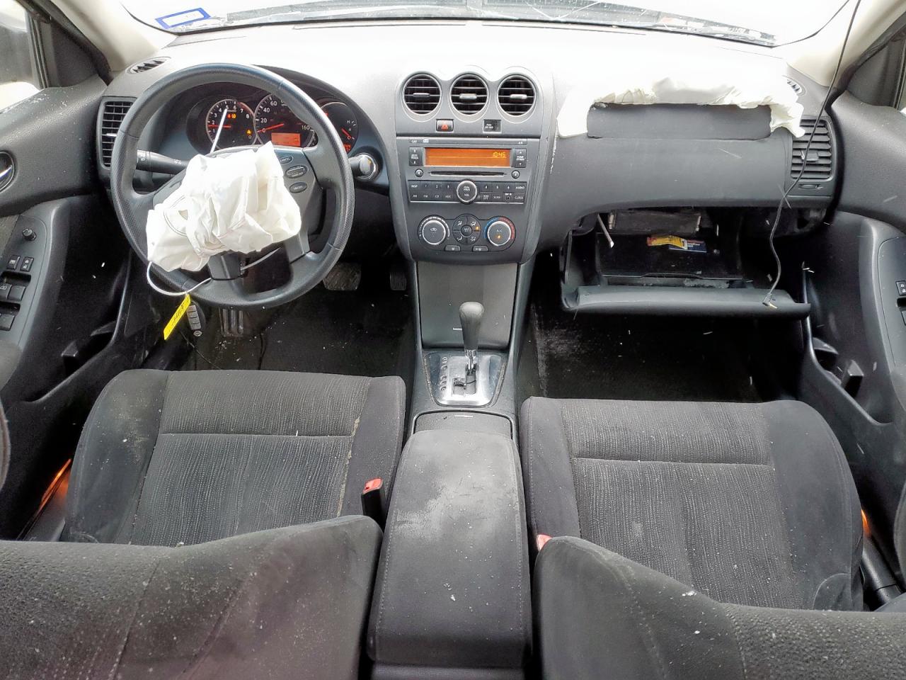2010 Nissan Altima - Image 8