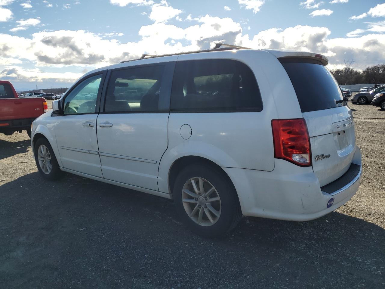 2014 Dodge Caravan - Image 2