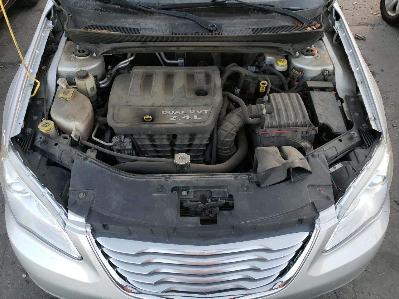 2012 Chrysler 200 - Image 11