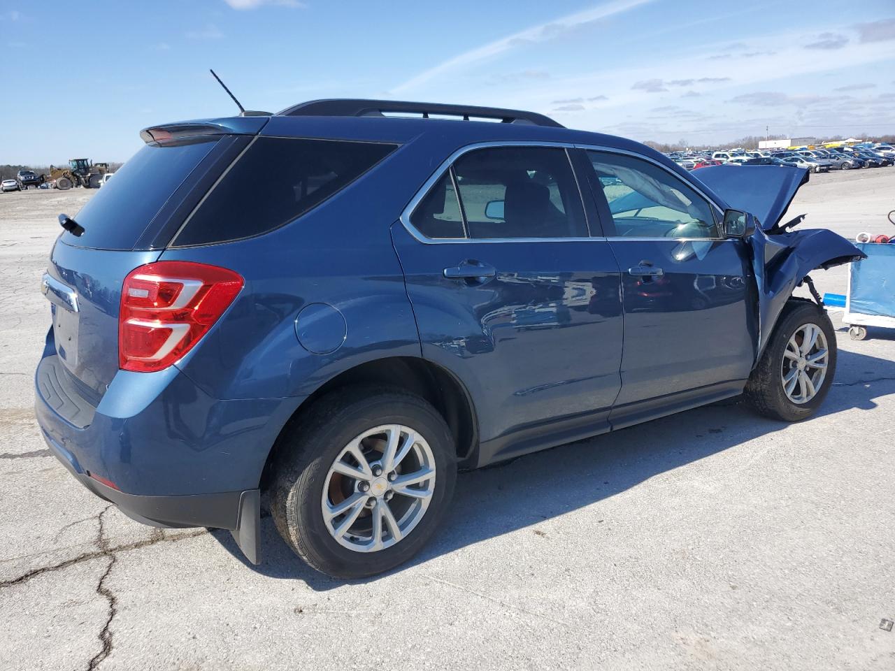 2017 Chevrolet Equinox - Image 3