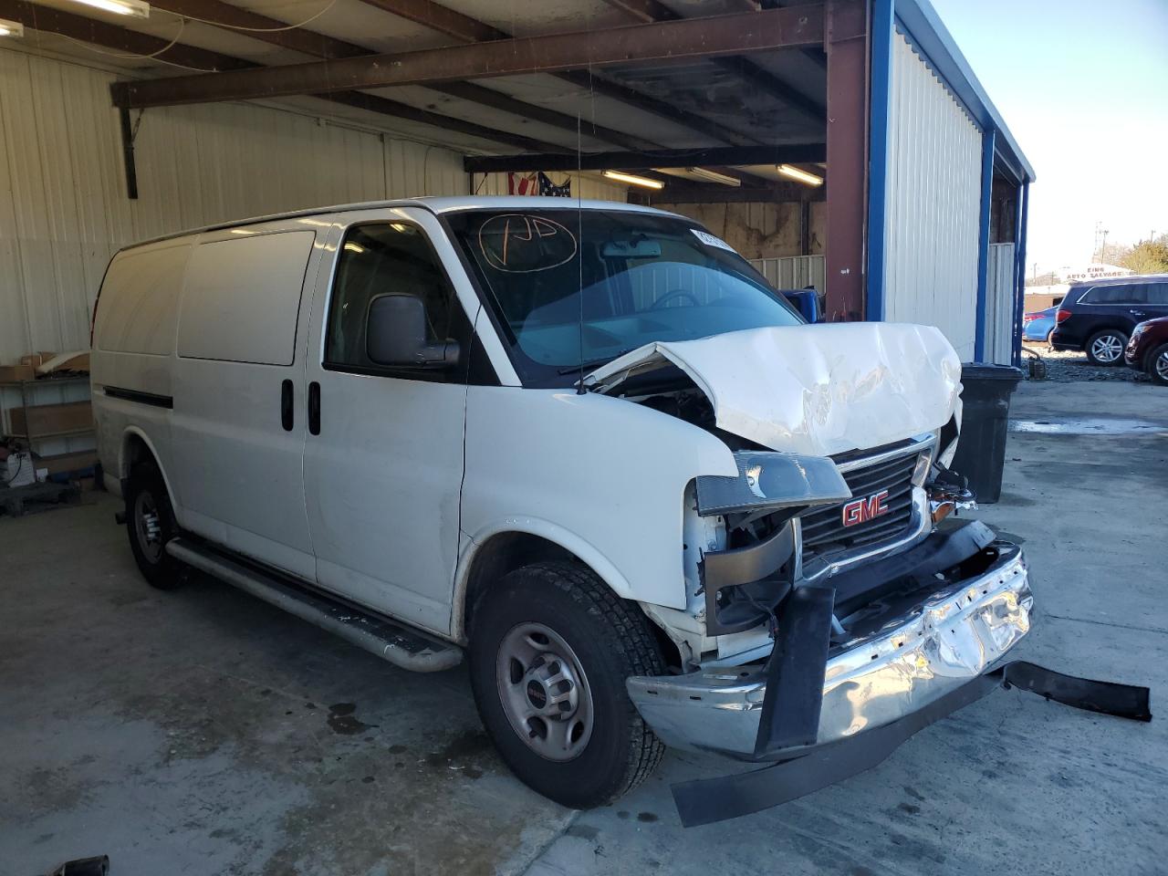 2018 GMC Savana - Image 4