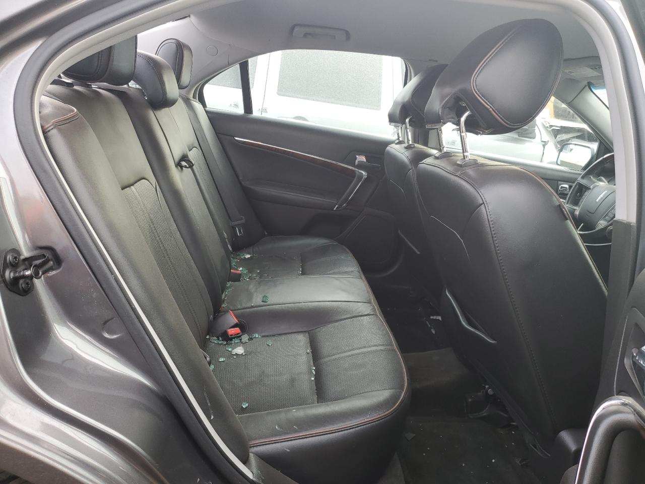 2012 Lincoln MKZ - Image 11