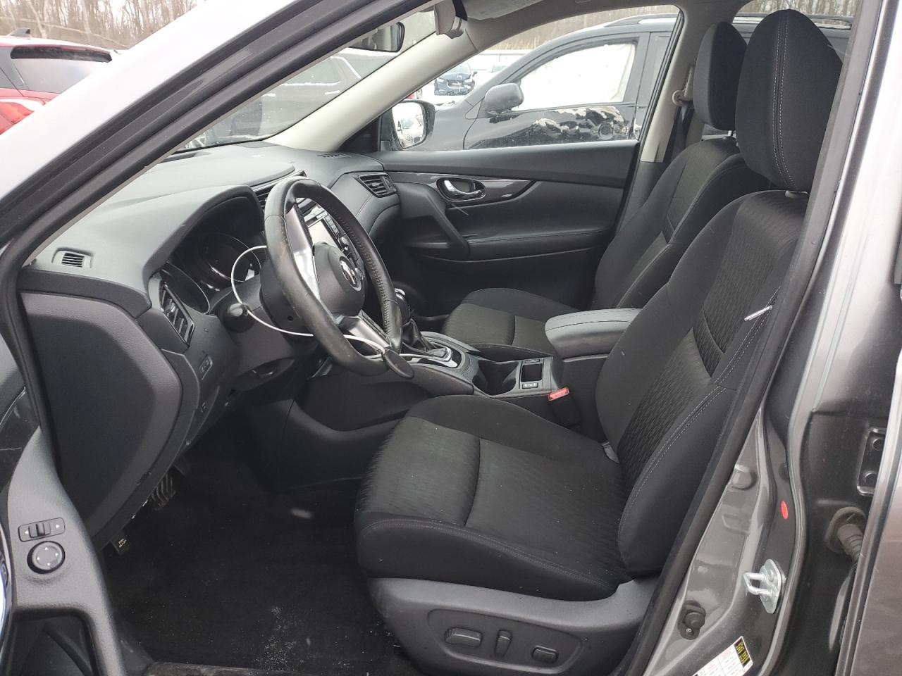 2017 Nissan Rogue - Image 7