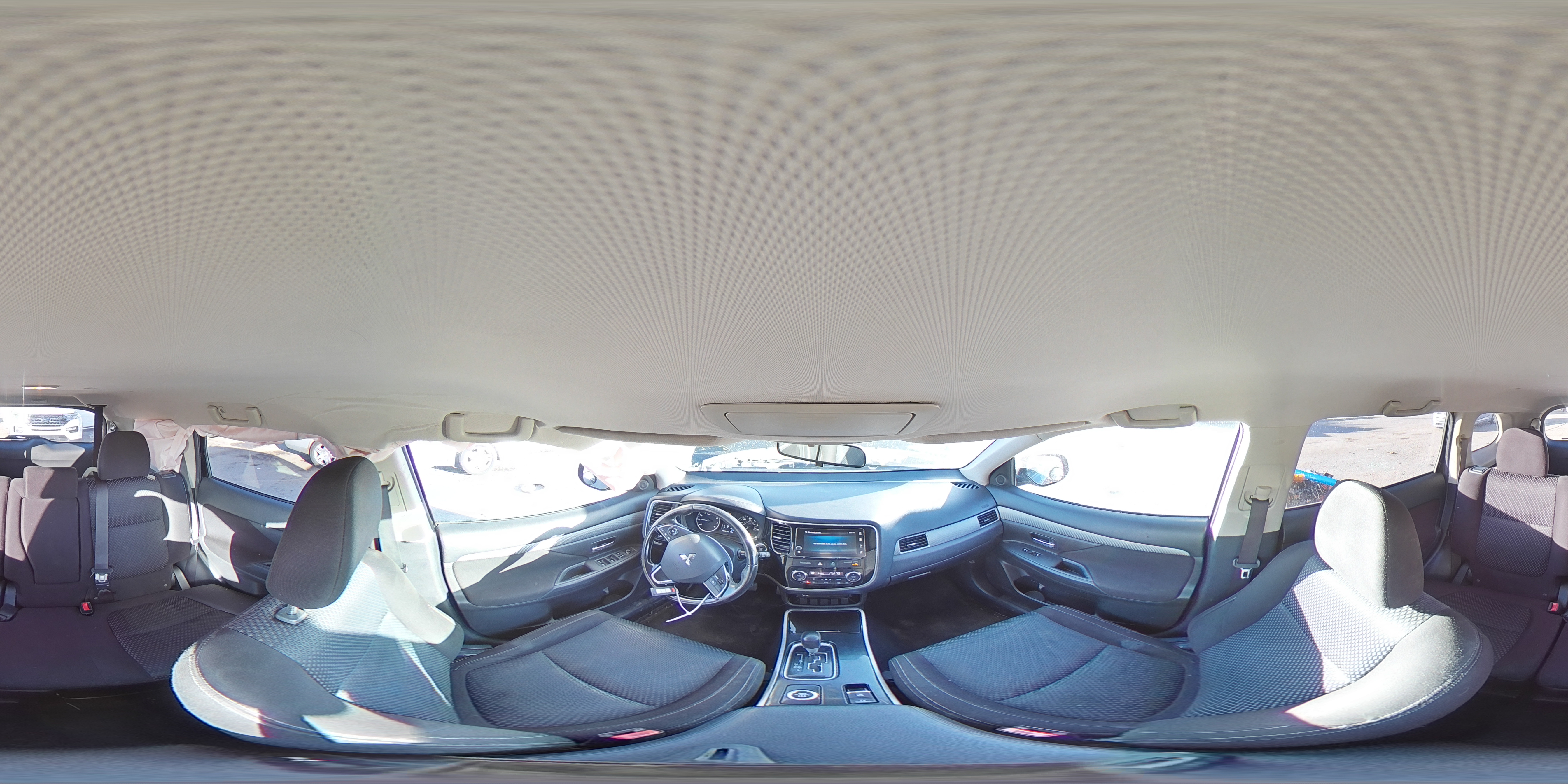 2018 Mitsubishi Outlander - Image 13