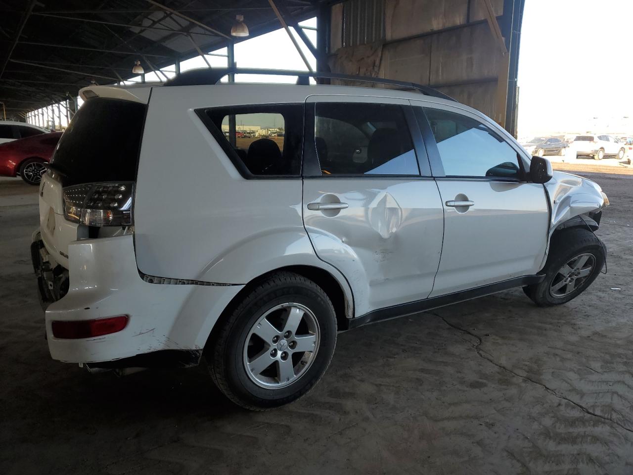 2008 Mitsubishi Outlander - Image 3
