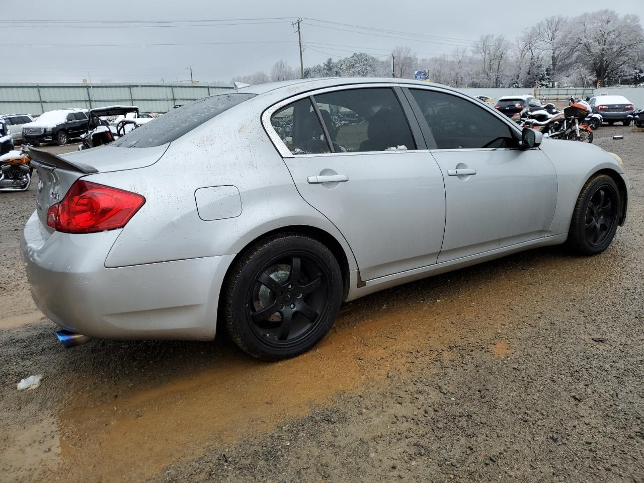 2011 Infiniti G - Image 3