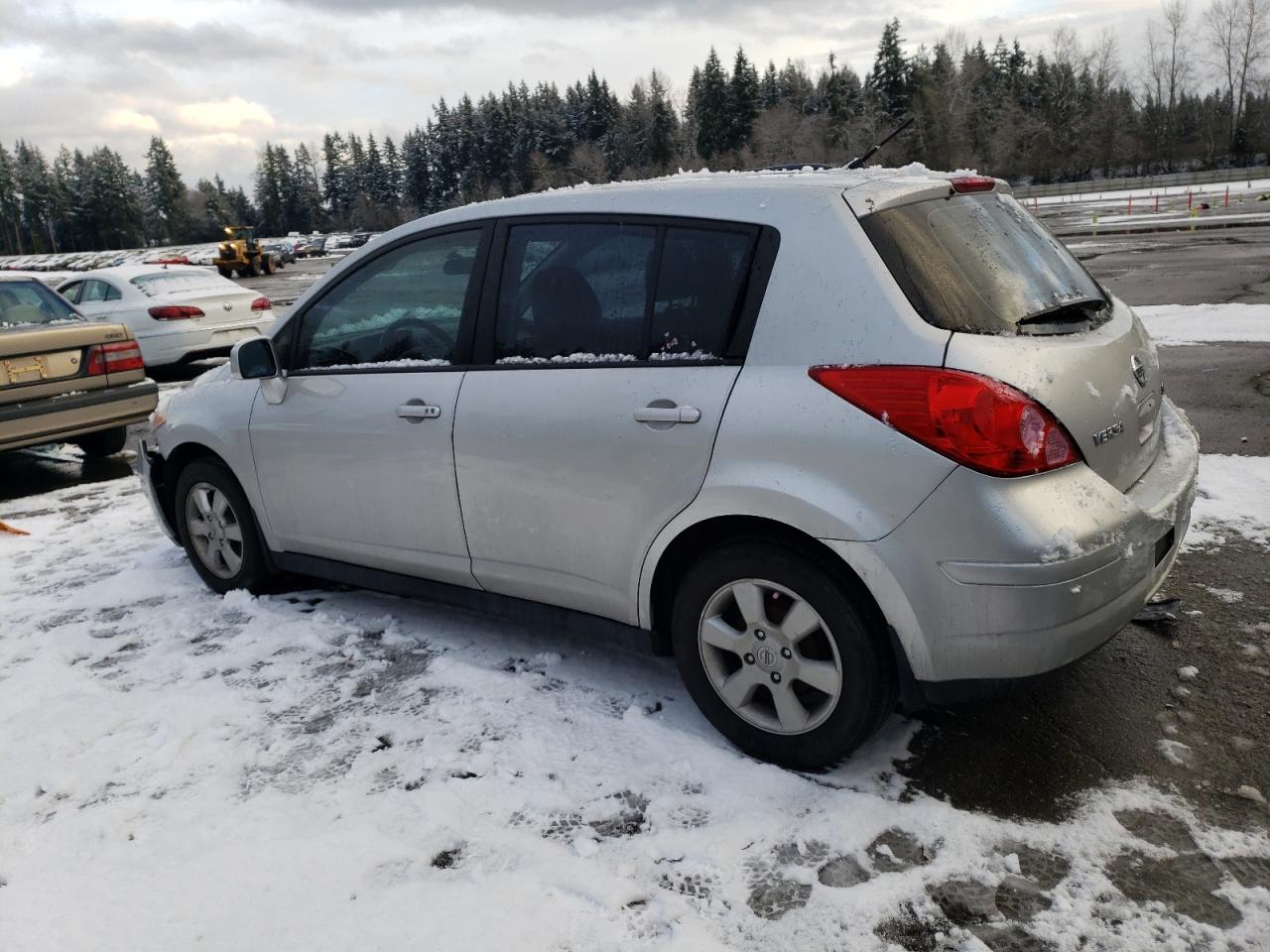2009 Nissan Versa - Image 2