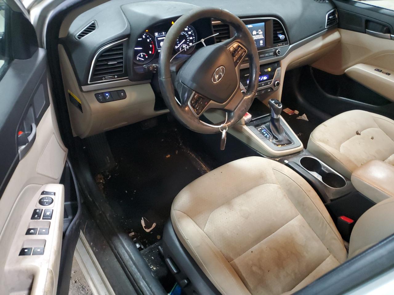 2017 Hyundai Elantra - Image 8