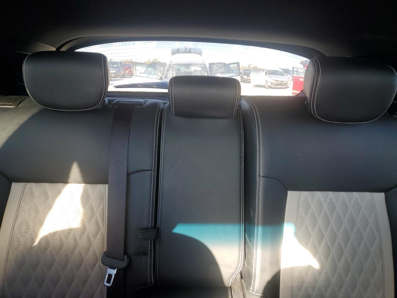 2017 Infiniti QX70 - Image 10