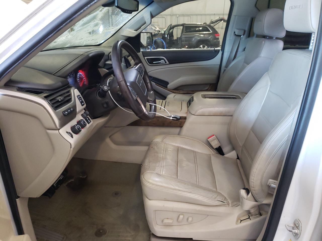 2016 GMC Yukon - Image 7
