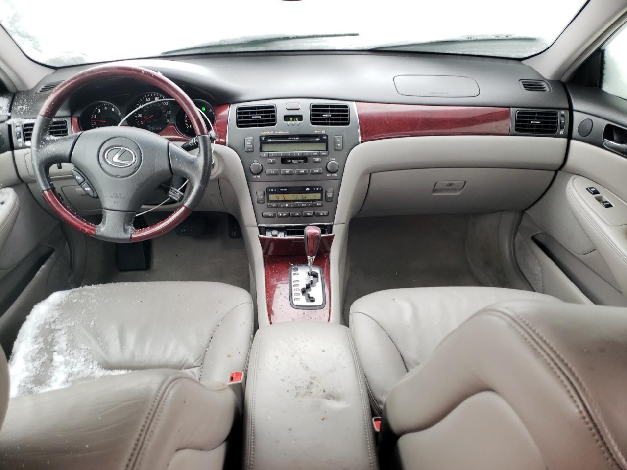 2002 Lexus ES - Image 8